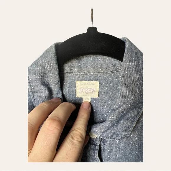 0400. J.CREW “THE PERFECT SHIRT” CHAMBRAY TOP BUTTON DOWN LONG SLEEVE SIZE XSM - Picture 3 of 8